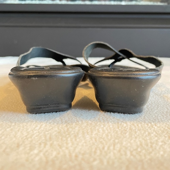 LAST CHANCE, BUY NOW! GUC Predictions Sandals in Black Size 5 - Picture 5 of 8